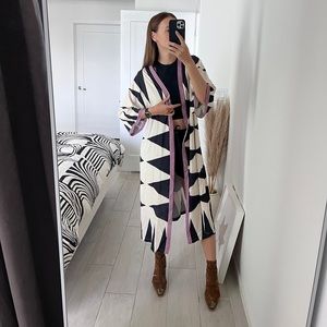 robe for walking.  size m.  new.  would be perfect for a vacation.